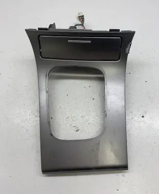 Subaru Legacy Car ashtray S22002840 92122AG010