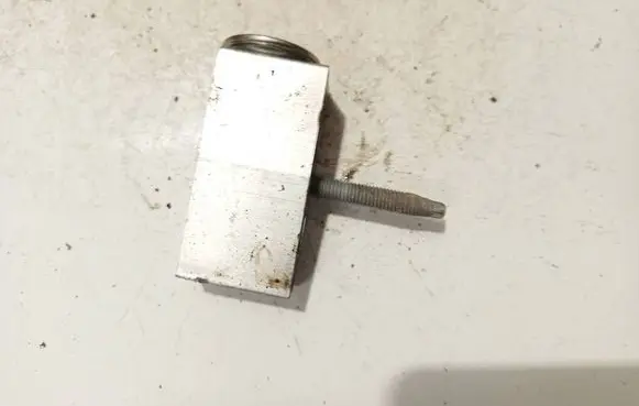 Air conditioning (A/C) expansion valve