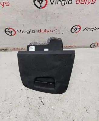 BMW 5 G30 G31 Glove box 9378558 13072017 83202001