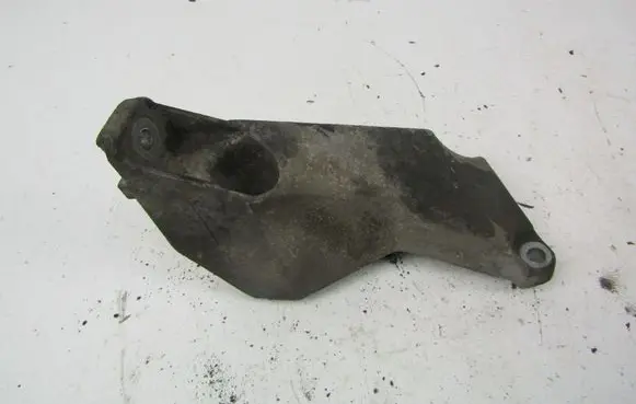 Audi A4 S4 B7 8E 8H Engine mounting bracket 