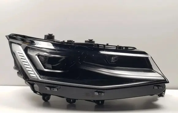 Volkswagen Transporter - Caravelle T7 Headlight/headlamp 7T1941082A