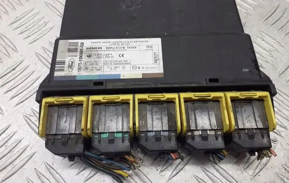 Ford Mondeo Mk III Central body control module 1S7T-15K600-GB