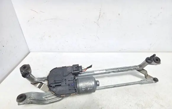 Volkswagen Golf VII Front wiper linkage and motor 5G1955119A 5G1955023C 0243301013