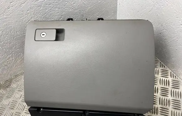 Volkswagen PASSAT B6 Glove box 3C1857114 P0108696 T0024226