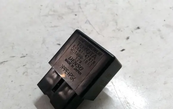 Toyota Land Cruiser (J150) Horn buzzer relay 895A147010 0618001011