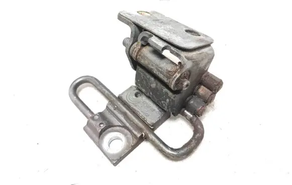 Audi Q7 4L Front door lower hinge 8E0831411F