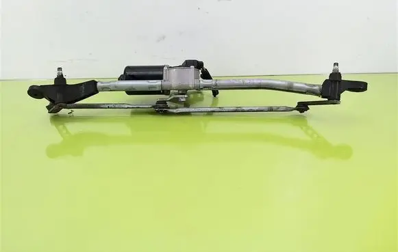 Opel Astra G Front wiper linkage 