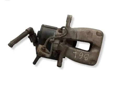 Volkswagen PASSAT B6 Rear brake caliper 