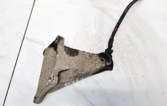 BMW 7 E65 E66 Engine mounting bracket 2211675461601 22116754616-01