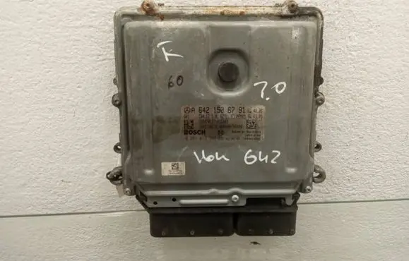 Mercedes-Benz R W251 Engine control unit/module A6421506791 0281013385 1039S14048