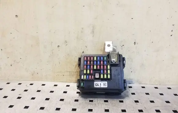 KIA Sportage Fuse module 91950D98A0