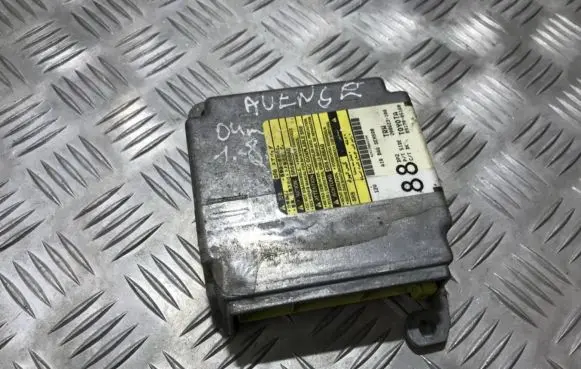 Toyota Avensis T250 Airbag control unit/module 208623106 208623-106