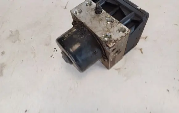 Volkswagen Golf IV ABS Pump 6X0907379B 6X0614117