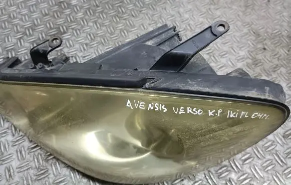 Toyota Avensis Verso Headlight/headlamp