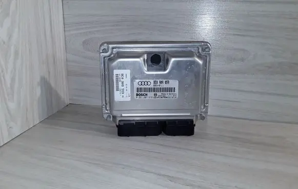 Audi A4 S4 B6 8E 8H Engine control unit/module 0261207579 8E0909059 8E0909559H