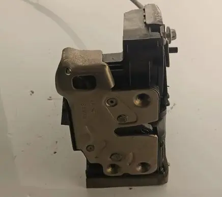 Opel Insignia B Sliding door lock 13598376