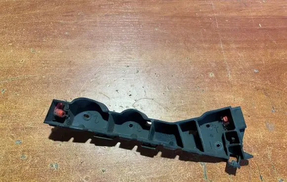 Opel Zafira B Front bumper mounting bracket 13124997LH 13124997