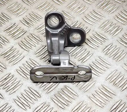 Land Rover Discovery 5 Rear door lower hinge CPLA228A67AD