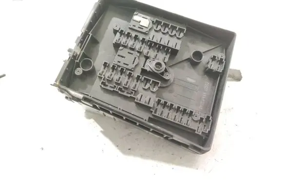 Volkswagen Golf V Fuse box set 017181281 01718130