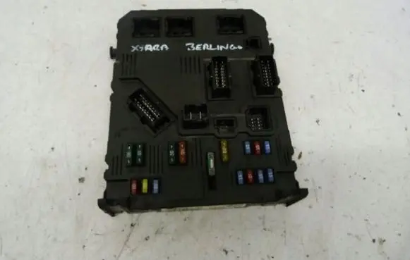 Citroen Xsara Picasso Fuse module 9652474680