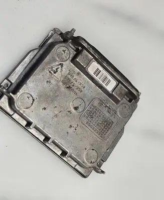 Volvo V70 Xenon control unit/module 89032335
