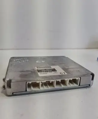 Toyota Avensis T250 Engine control unit/module 8966105C70 MB1758008681 1758008681