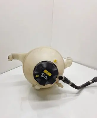 BMW 8 G15 Coolant expansion tank/reservoir 8610654