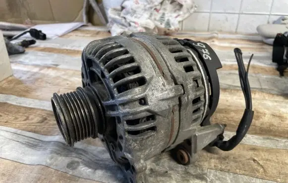 Skoda Octavia Mk2 (1Z) Generator/alternator 06F903023F 0124525091