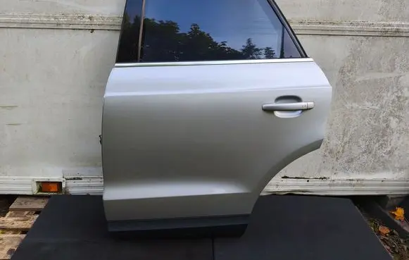 Audi Q3 8U Rear door LX7W