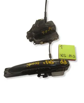 Nissan Primera Front door lock 050060