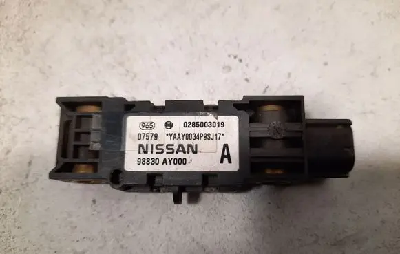 Nissan Primera Airbag deployment crash/impact sensor 0285003019 98830AY000