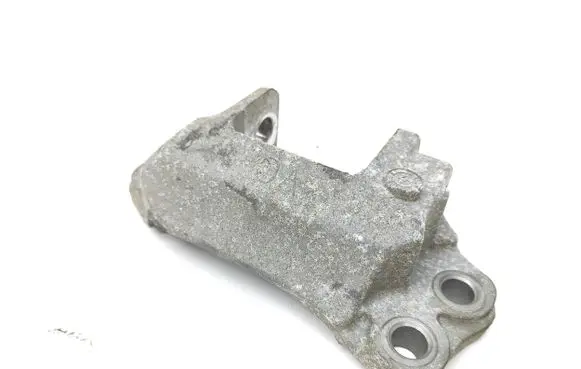 Nissan Murano Z52 Engine mounting bracket