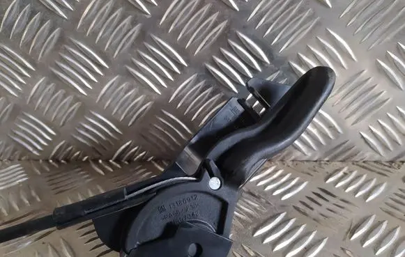 Opel Corsa D Engine bonnet (hood) release handle 511897042 13186912 13186909