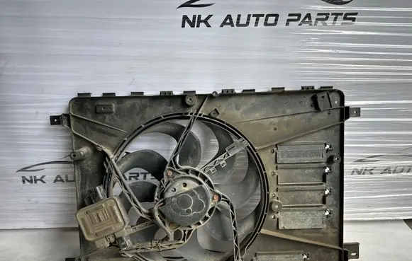 Volvo XC70 Electric radiator cooling fan 31368867