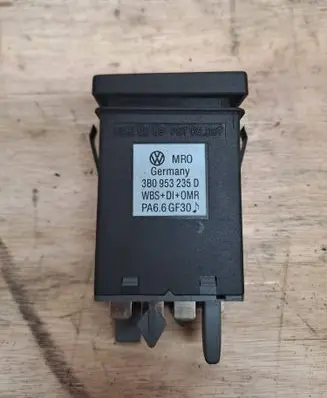 Volkswagen PASSAT B5.5 Hazard light switch 3B0953235D PA66GF30