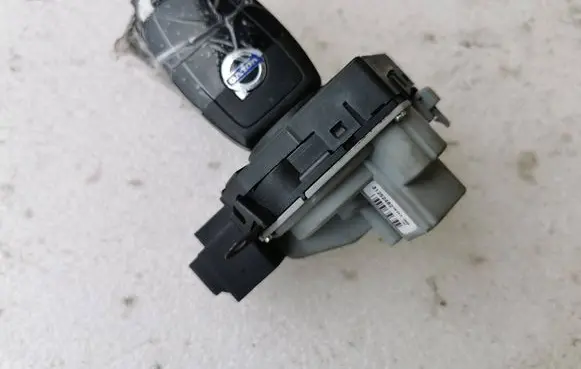 Volvo V50 Ignition lock 31252482