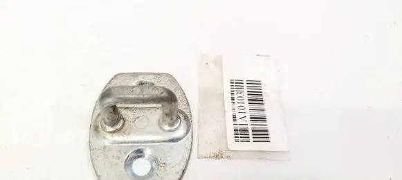 Toyota Avensis T250 Front door lock loop/hook striker 