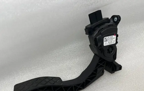 Audi A6 S6 C7 4G Accelerator throttle pedal 8K1723523A