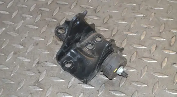Lexus NX Engine mounting bracket