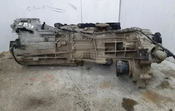 Gearbox transfer box case