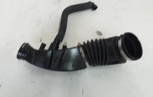BMW X3 G01 Turbo air intake inlet pipe/hose 8663614 13718663614