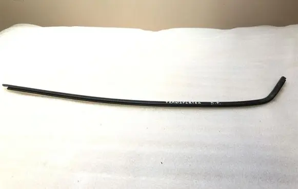 Front door glass trim molding