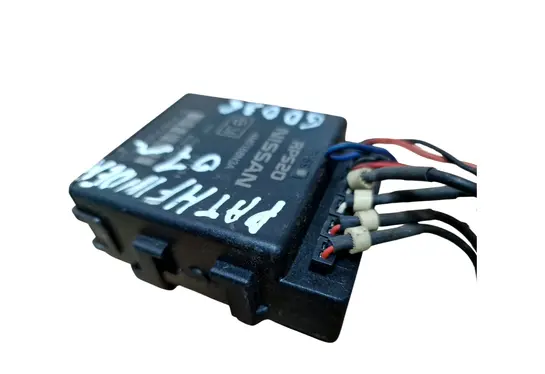 Nissan Pathfinder R51 Parking PDC control unit/module 4M0168N3A
