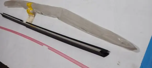 BMW 5 E39 Rear side glass trim 8185817