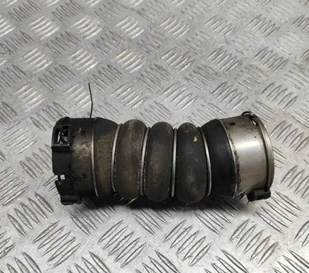 BMW 5 F10 F11 Intercooler hose/pipe 8513451