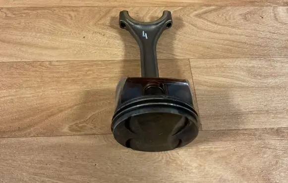 Audi A6 S6 C6 4F Piston with connecting rod 81L109