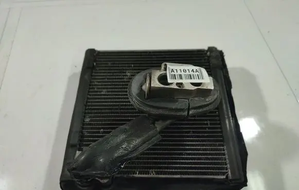Volkswagen PASSAT B6 A/C cooling radiator (condenser) 