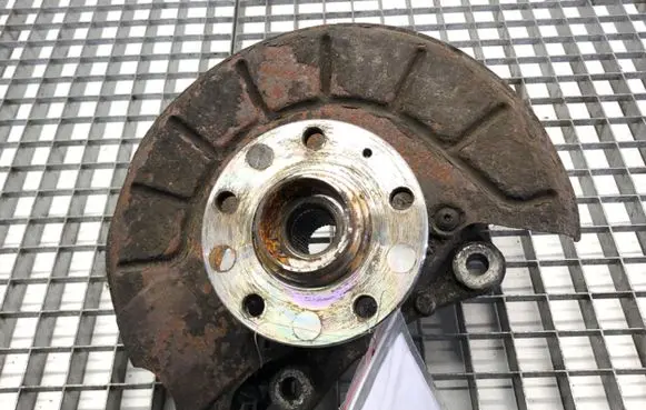 Volkswagen PASSAT B6 Front wheel hub spindle knuckle