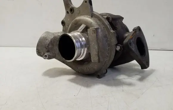 Mercedes-Benz CLS C218 X218 Turbo A6510903580