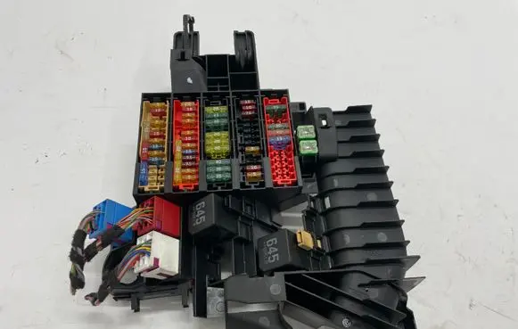 Audi A4 S4 B9 Fuse module